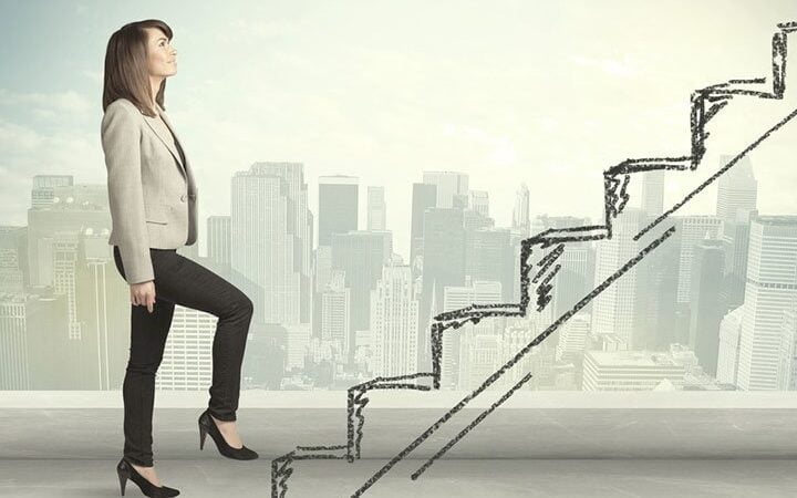 Consejos para destacarte y lograr un ascenso en tu trabajo - Mercadillo5