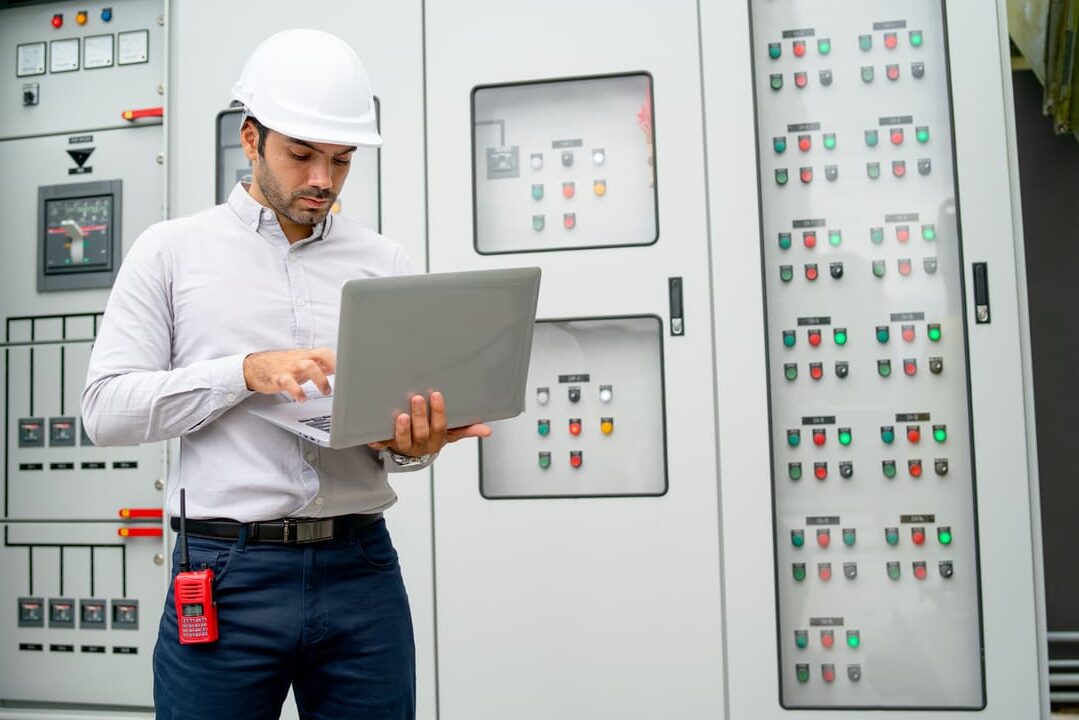 Control industrial: optimiza tus procesos con elementos eléctricos - Mercadillo5