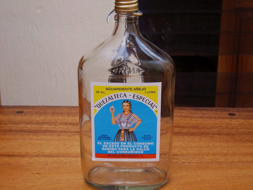 Descubre el licor más popular en las fiestas y sorpréndete - Mercadillo5