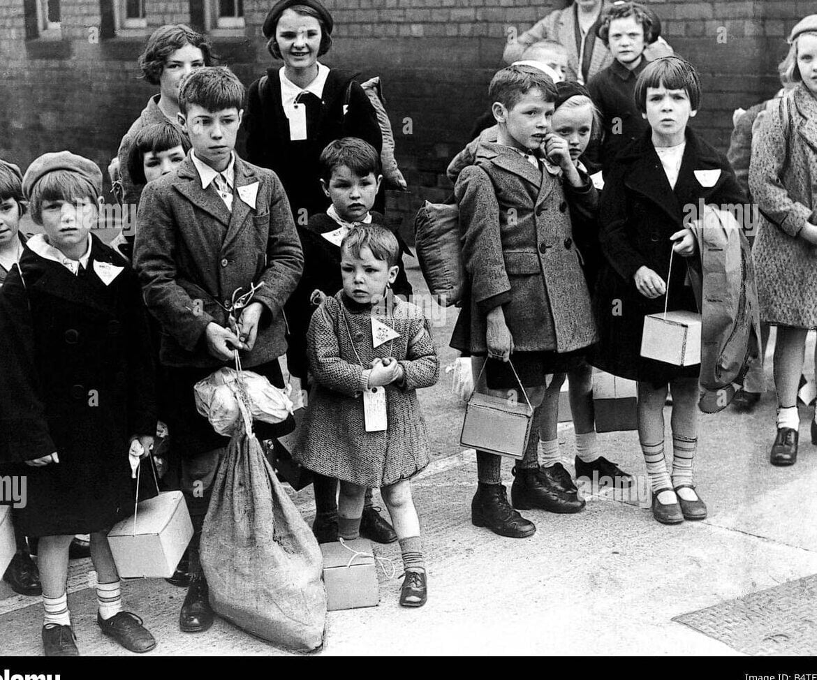 Evacuación de niños británicos en la Segunda Guerra Mundial - Mercadillo5