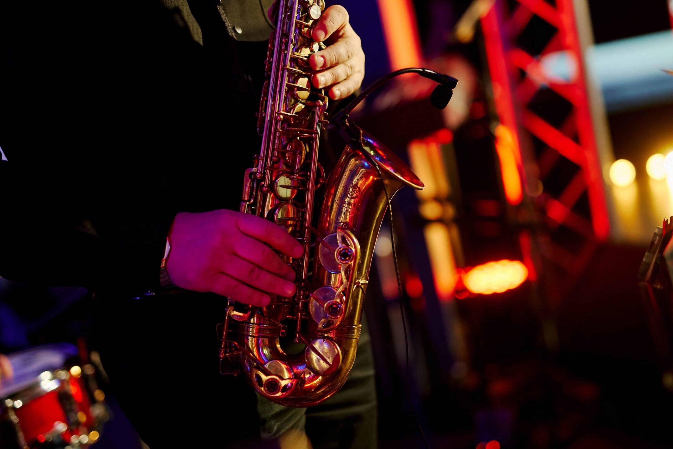 La mejor selección de música para crear ambiente en tu restaurante - Mercadillo5