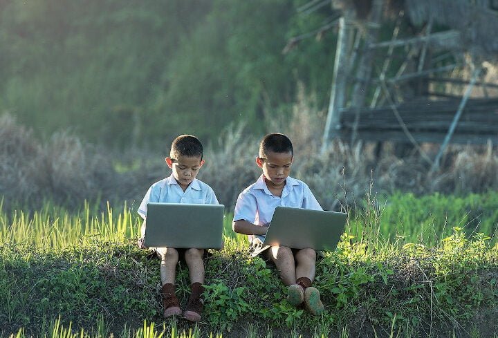Las implicaciones sociales de la tecnología en la educación - Mercadillo5