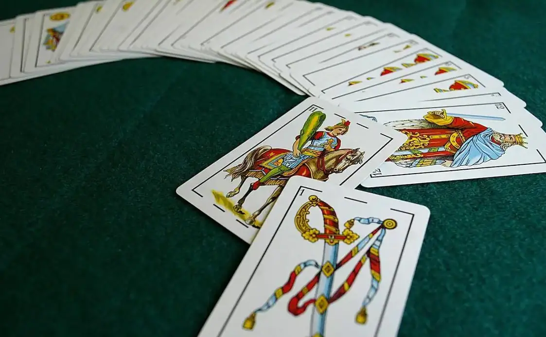 Los mejores juegos de cartas en solitario para disfrutar en casa - Mercadillo5
