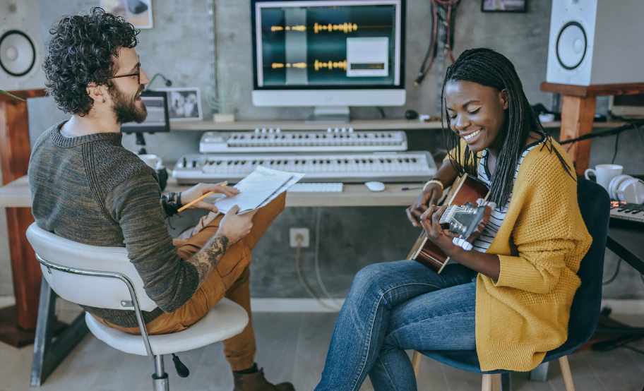 Plataformas para construir comunidades de audio en línea - Mercadillo5