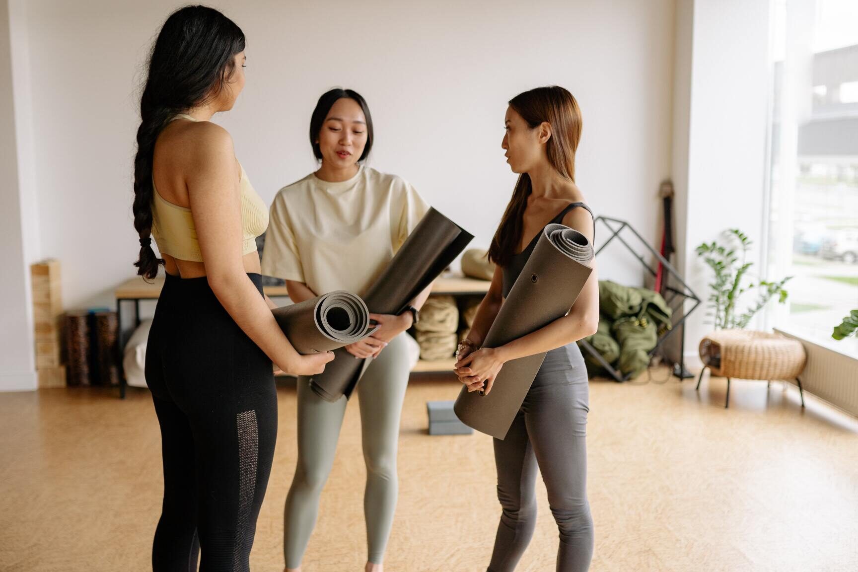 Principios filosóficos del yoga: descubre su poder transformador - Mercadillo5