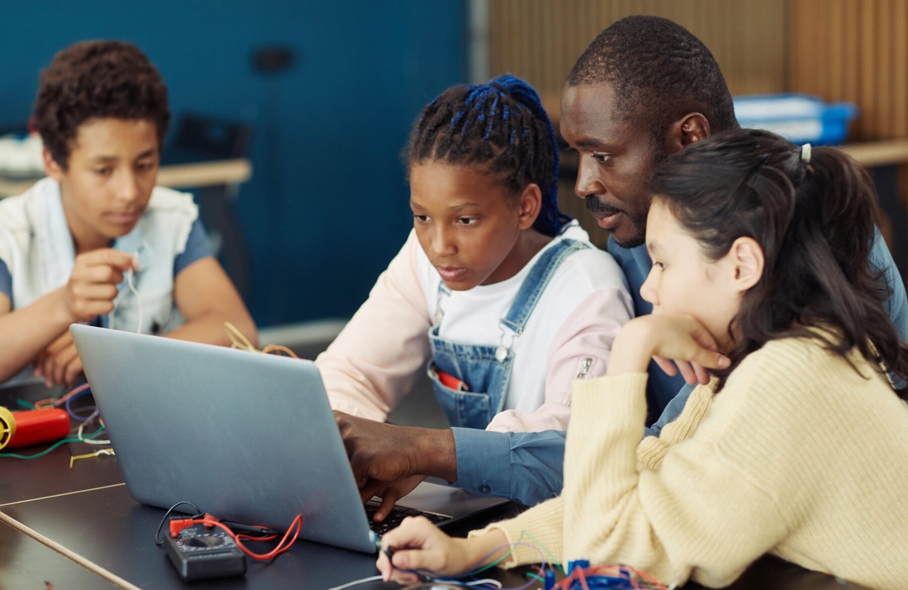 Transformando la educación a través de la innovación digital - Mercadillo5