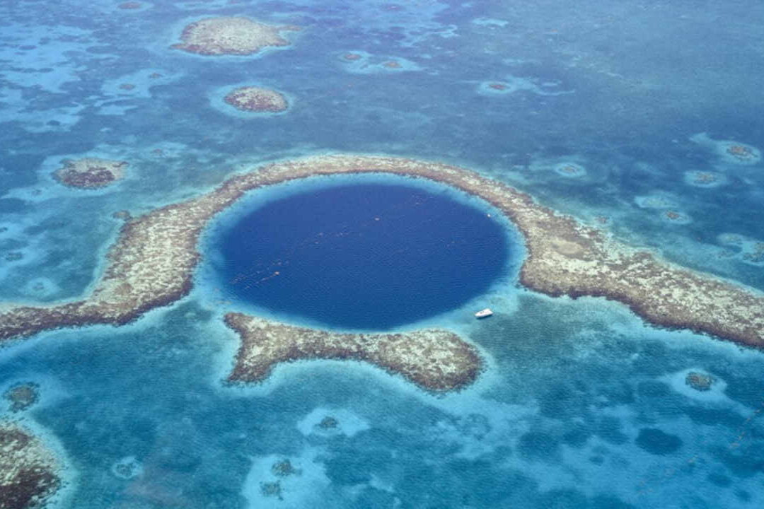 Vuelos a Belice: Descubre sus maravillas naturales - Mercadillo5